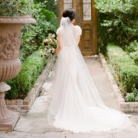 Jenny Packham Dentelle Wedding Dress - Picture 5 of 8
